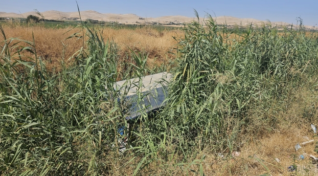 Şanlıurfa'da araç tahliye kanalına uçtu