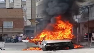 Şanlıurfa'da otomobil cayır cayır yandı