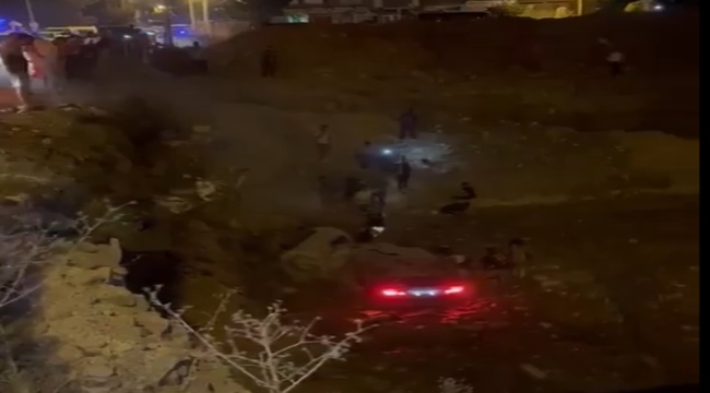 Şanlıurfa'da otomobil inşaat çukuruna uçtu,3 yaralı