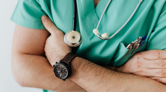 Suruç'ta iki doktor hasta kabulüne başladı