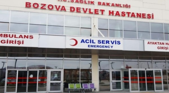 Bozova'da tekeri patlayan otomobil tarlaya uçtu: 5 yaralı