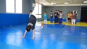 Judo kursu ile minikler şampiyonalara hazırlanıyor