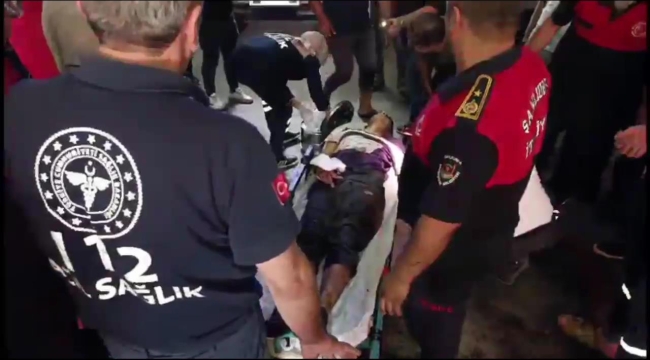 Şanlıurfa'da ambalaj makinesine sıkışan gencin imdadına itfaiye yetişti