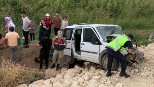 Şanlıurfa'da okul servisi ile hafif ticari araç çarpıştı: 1 ölü, 9 yaralı