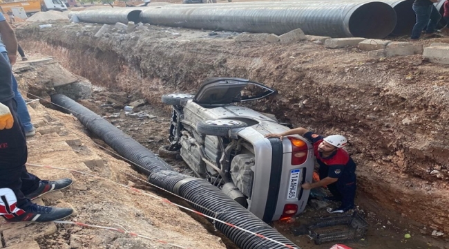 Şanlıurfa'da otomobil çukura düştü: 1 yaralı