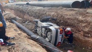 Şanlıurfa'da otomobil çukura düştü: 1 yaralı