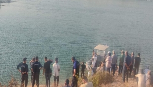 Serinlemek için Fırat Nehri'ne giren 21 yaşındaki gencin cansız bedenine ulaşıldı
