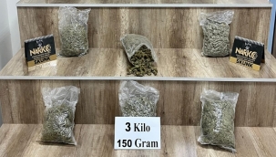 Siverek'te şüphe üzerine durdurulan araçtan 3 kilo uyuşturucu çıktı!