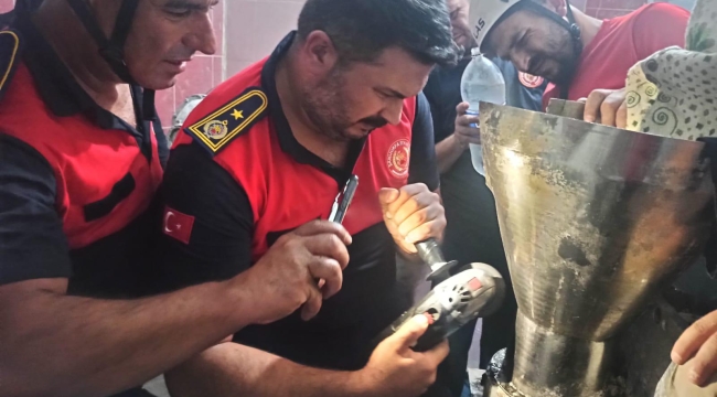 Şanlıurfa'da elini hamur kesme makinesine kaptırdı