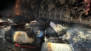 Şanlıurfa'da pamuk yüklü tır yandı 