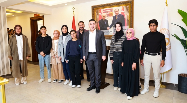 Üniversite Hazırlık Öğrencilerinden Başkan Özyavuz'a Ziyaret