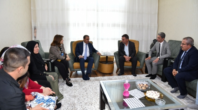 Vali Şıldak Şehit ailelerini ziyaret etti