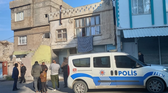 Birecik'te bir şahıs evinde kendini astı