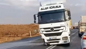 Şanlıurfa'da ticari araç ile kamyon çarpıştı, 2 yaralı