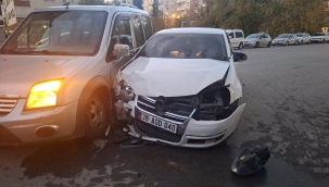 Şanlıurfa'da ticari araç ile otomobil çarpıştı, 1 yaralı