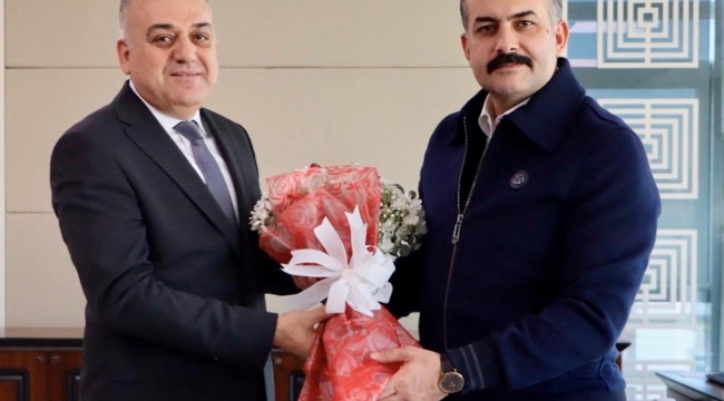 Büyükşehir Belediyesi'nde bayrak değişimi