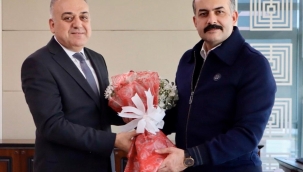 Büyükşehir Belediyesi'nde bayrak değişimi