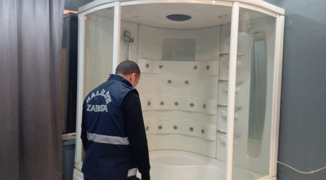 Haliliye'de kaçak mesaj salonları kapatıldı