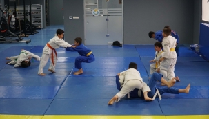 Haliliye Belediyesi'nin Minik Sporcularından Başkan Canpolat'a Teşekkür