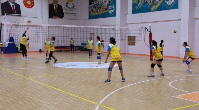 Haliliye Belediyesi, Salon Sporları İle Gençleri Destekliyor