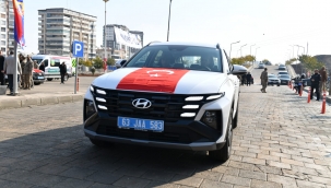 İş insanlarının destekleriyle sağlanan araçlar jandarmaya teslim edildi 