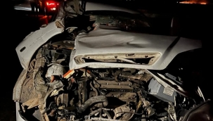 Şanlıurfa'da  otomobil traktörü arkadan çarptı!