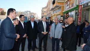 Başkan Gülpınar, Esnafı Ziyaret Edip Asfalt Çalışmalarını İnceledi