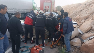 Eyyübiye'de tır ile otomobil çarpıştı!