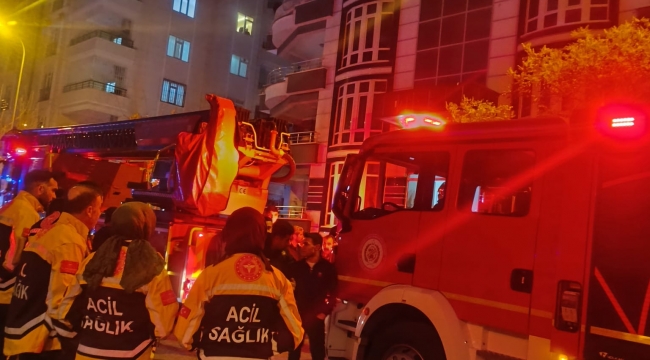 Karaköprü'de gece yarısı korkutan yangın 