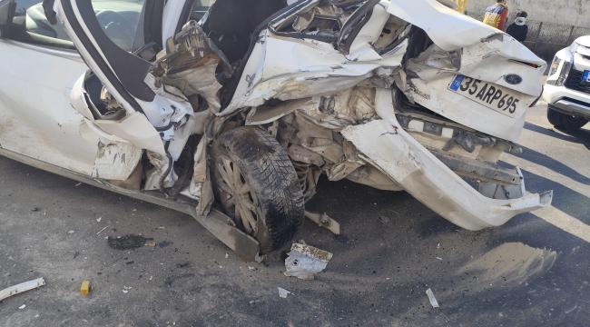 Şanlıurfa'da iki otomobil çarpıştı, 12 yaralı