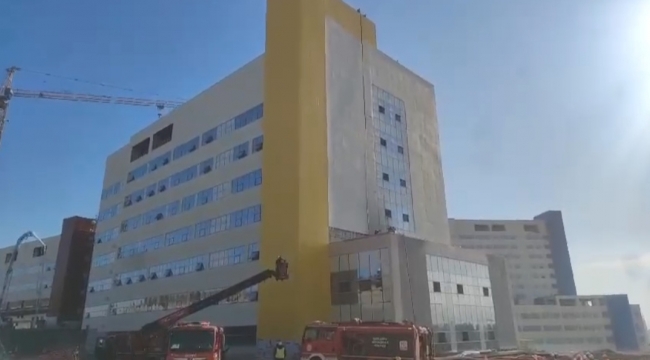 Şanlıurfa'da inşaat halindeki hastanede yangın