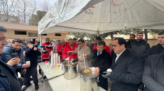 Birecik'te Cuma Namazı Sonrası Vatandaşlara Çorba İkramı