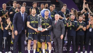 Fenerbahçe Beko kupasını Şanlıurfa'da aldı