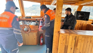 Halfeti'de bulunan gezi tekneleri denetlendi