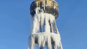 Halfeti'de su deposu buz tuttu