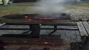 Haliliye'de parkta bank ateşe verildi