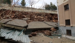 Şanlıurfa'da Okulun İstinat Duvarı Çöktü