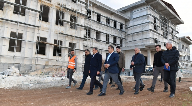 Vali Şıldak, yeni hükümet konaklarında incelemede bulundu 