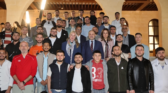  Başkan Gülpınar, Bağımlılıkla Mücadeleyi Kazanan Gençlerle İftarda Buluştu