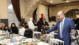 Başkan Gülpınar, yetimlerle iftar açtı 