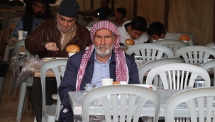 Büyükşehir Belediyesi, Her Gün Binlerce Vatandaşı İftar Sofralarında Buluşturuyor