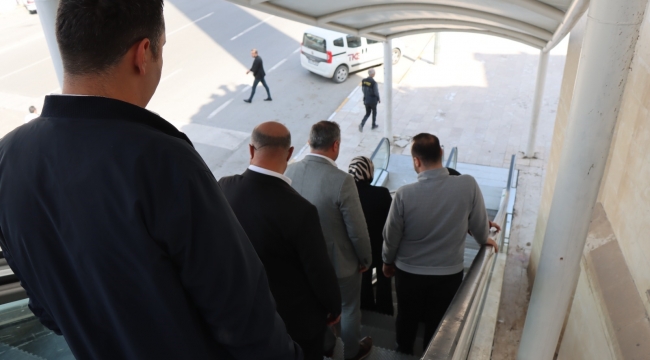 Büyükşehir Belediyesi, Yürüyen Merdivenli Üst Geçidi Onardı 