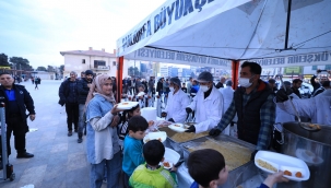 Büyükşehir İftar Çadırları Paylaşmanın Ve Dayanışmanın Adresi Oldu