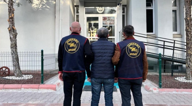 MİT tırları kumpasının mimarı firari FETÖ'cü yakalandı!