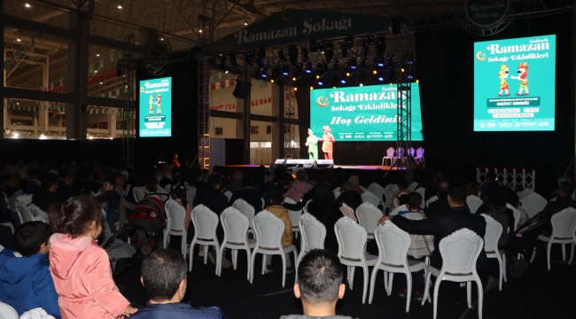  Ramazan Sokağı'nda Hacivat Ve Karagöz Gösterisi Büyük İlgi Gördü 