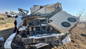 Şanlıurfa'da Kamyon Devrildi: 2 Yaralı