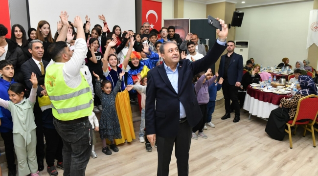 Vali Şıldak, iftarı çocuklarla açtı 