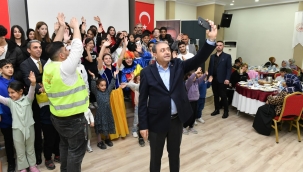 Vali Şıldak, iftarı çocuklarla açtı 