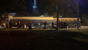 Viranşehir'de Tır İle Otomobil Çarpıştı, 1 Yaralı