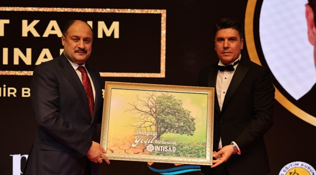 Başkan Gülpınar'a uluslararası prestijli ödül 